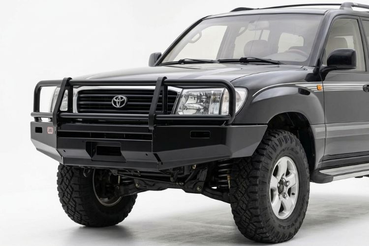 Toyota Land Cruiser with ARB steel off-road front bumper