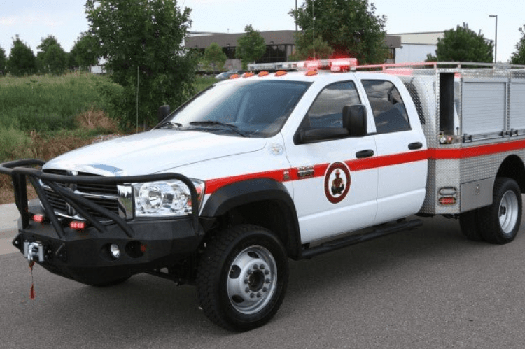Iron Bull bumper #13 – steel front bumper Dodge Ram 4500/5500 2006–2009 with fender flare adapters, designed for bold style and heavy-duty front-end protection