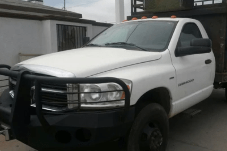 Iron Bull bumper #13 – steel front bumper Dodge Ram 4500/5500 2006–2009 with fender flare adapters, designed for bold style and heavy-duty front-end protection