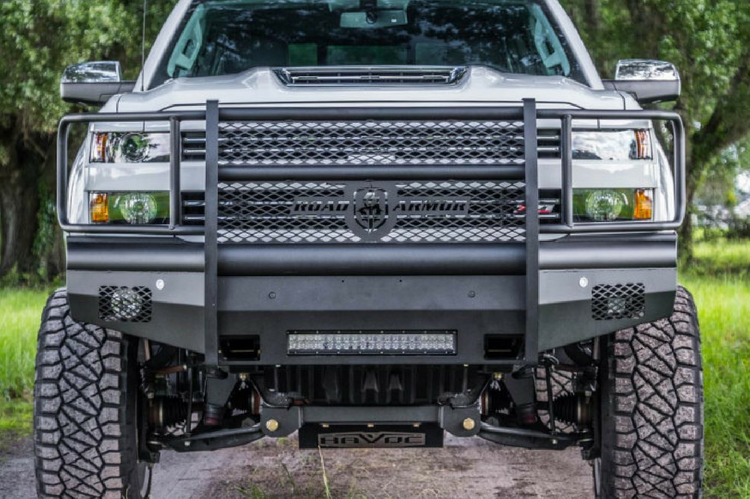 Off-road bumper Road Armor Vaquero 315VF6B for Silverado 2500/3500 2015-2019, black heavy-duty front bumper without winch mount
