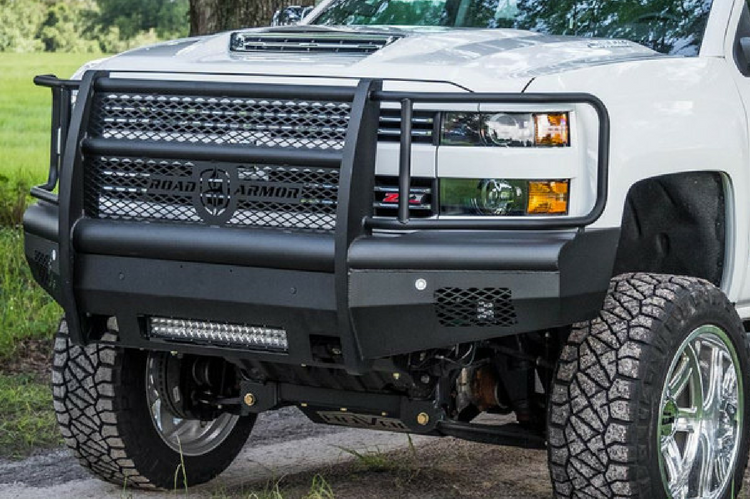 Off-road bumper Road Armor Vaquero 315VF6B for Silverado 2500/3500 2015-2019, black heavy-duty front bumper without winch mount