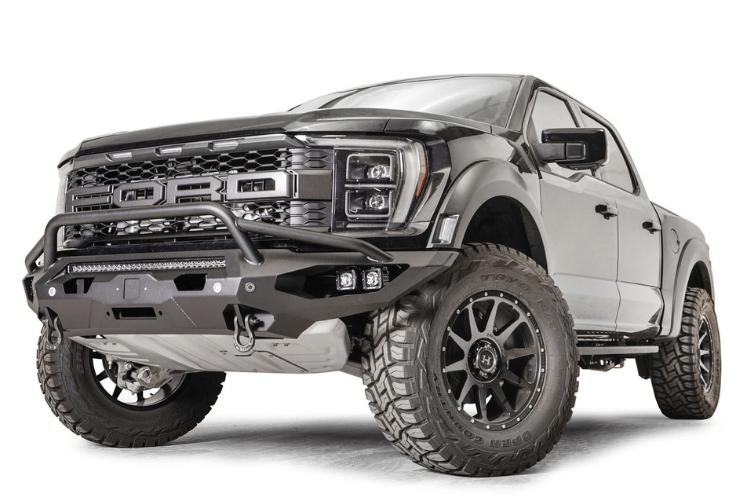 Ford Raptor 2021–2023 equipped with Fab Fours Matrix FR21-X5352-1 front bumper pre-runner guard