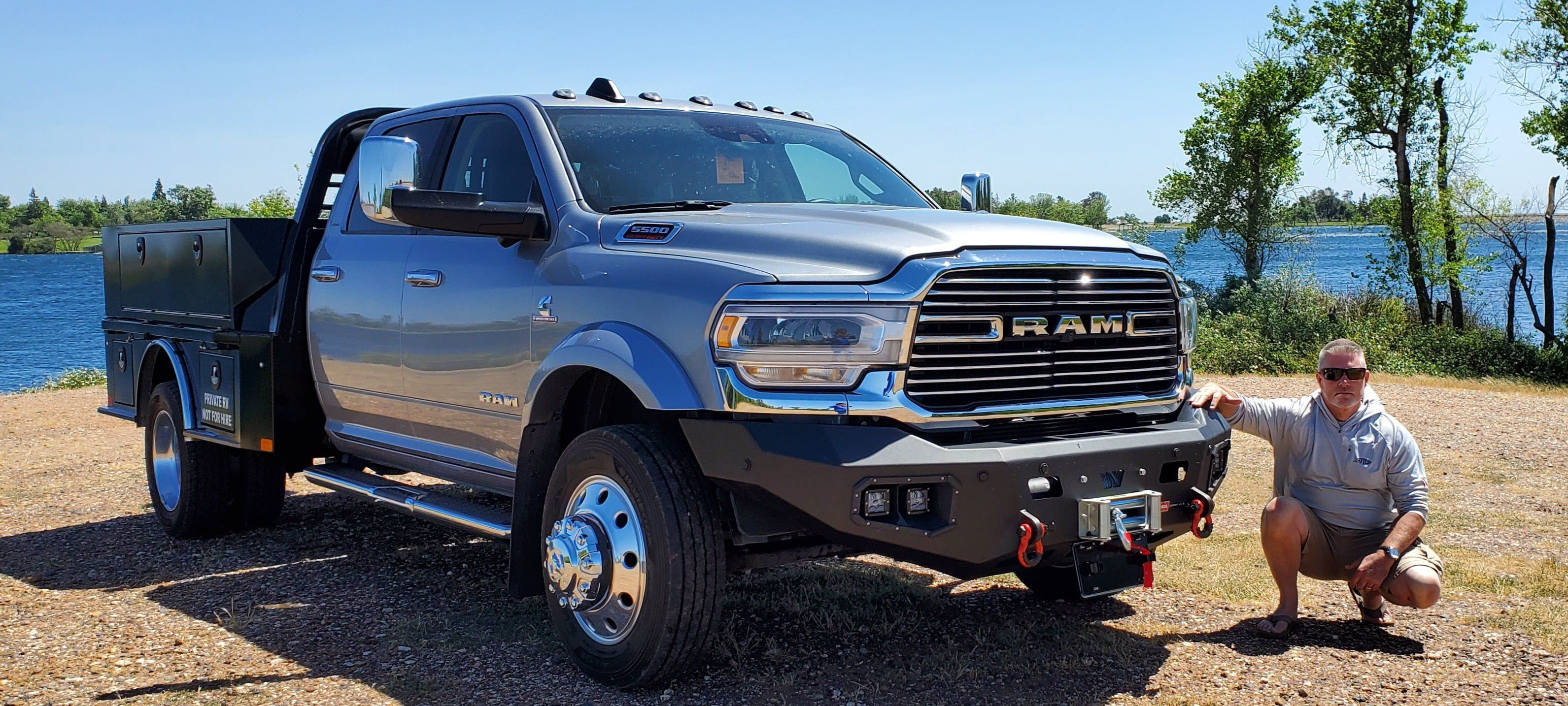 Heavy-duty truck with a protective bumper