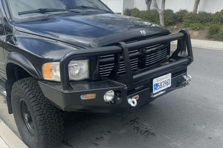 ARB 3452020 Dodge Ram 2500/3500 2003-2005 Deluxe Front Bumper Winch Ready with Grille Guard, Black Powder Coat Finish