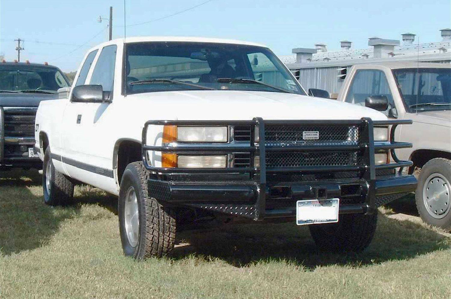 Ranch Hand FBC881BLR 1988-1998 Chevy Silverado 2500/3500 Legend Series Front Bumper