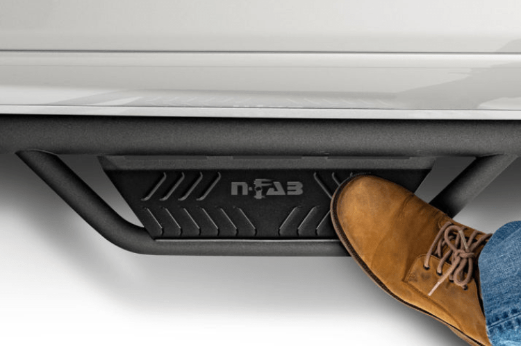 N-Fab HPC1575CC-TX GMC Sierra 2500HD/3500HD 2015-2019 Podium LG Steps Crew Cab