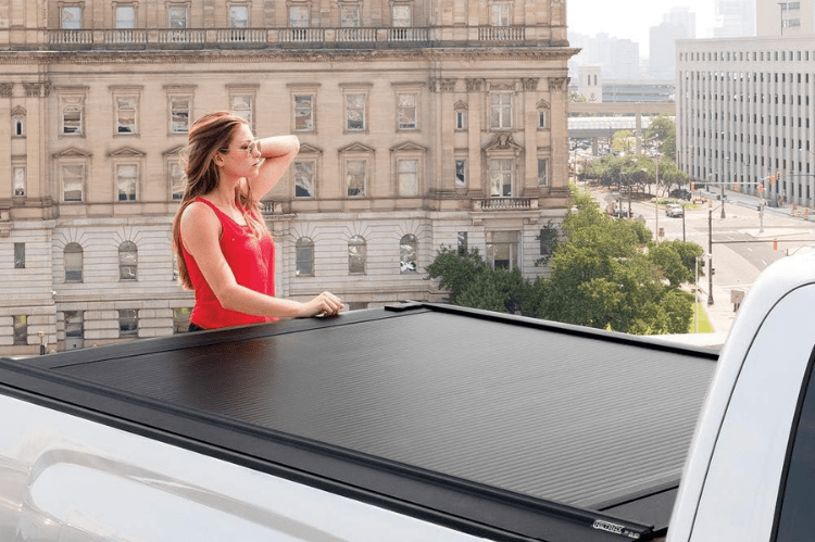 RetraxONE MX 1999-2006 GMC Sierra 2500/3500 6' 6" Tonneau Cover W/OUT STK PKT - STD RAIL 60402
