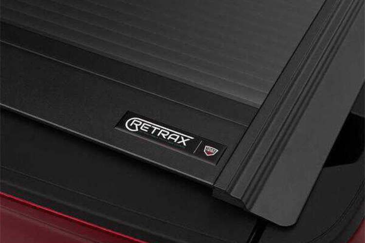 RetraxONE MX 1999-2006 GMC Sierra 2500/3500 6' 6" Tonneau Cover - WIDE RAIL 60412