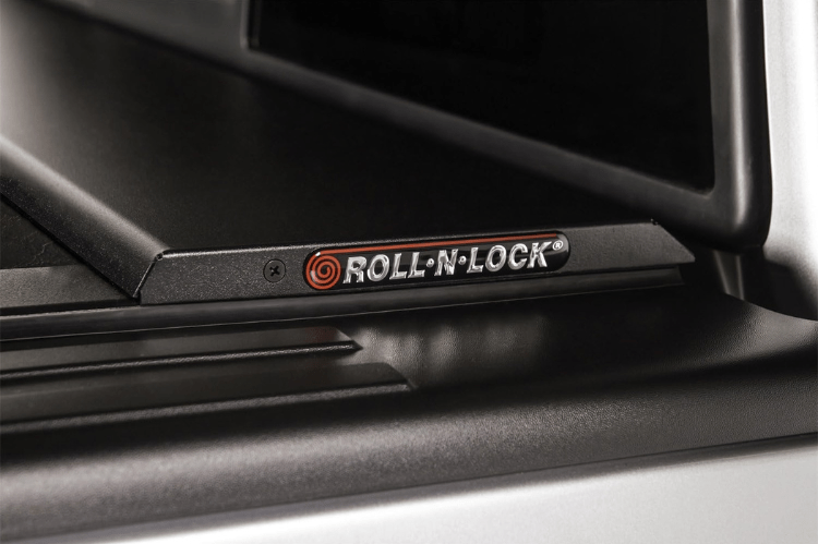 Roll-N-Lock M-Series 1999-2007 GMC Sierra 2500/3500 6.5' Tonneau Cover LG206M
