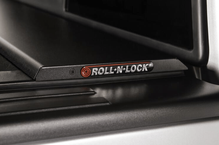 Roll-N-Lock M-Series 1988-2014 Chevy Silverado 2500/3500 6.6' Tonneau Cover LG207M