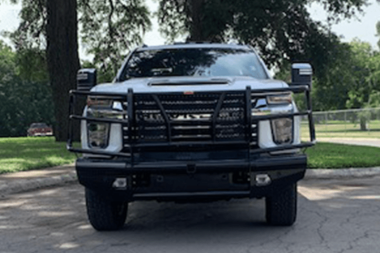 Aftermarket bumper with receiver tube for 2020-2021 Silverado 2500/3500 by Roughneck, designed for tough terrain and ranch-style performance.