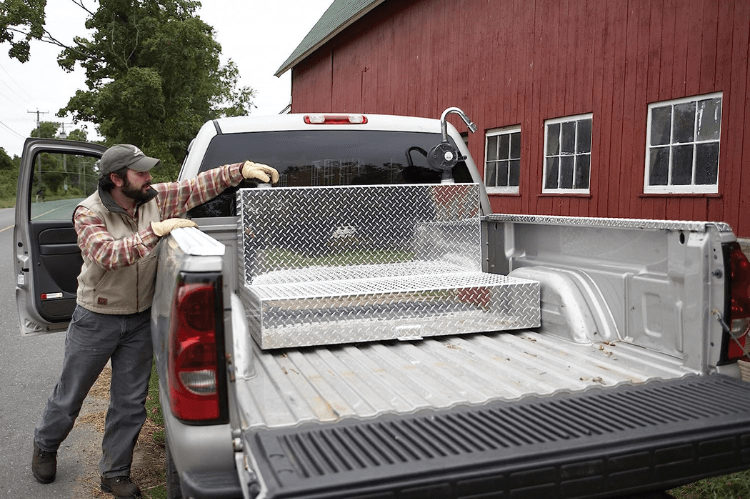 UWS TT-100-L-T-P Dodge Ram 2500/3500 2003-2021 100-Gallon L-Shape Bright Aluminum Transfer Tank