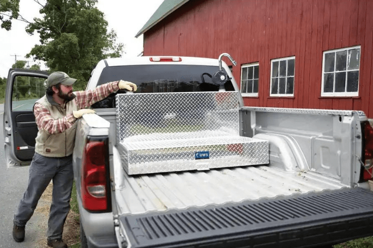 UWS TT-85-L-T-P Dodge Ram 2500/3500 2003-2008 85-Gallon L-Shape Bright Aluminum Fuel Transfer Tank