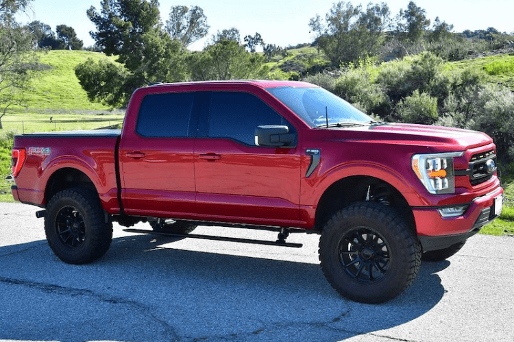 Westin running boards for Dodge Ram 2500/3500 in textured black finish