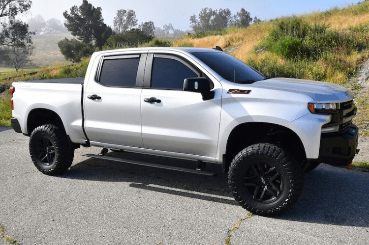 Westin running boards for Dodge Ram 2500/3500 in textured black finish