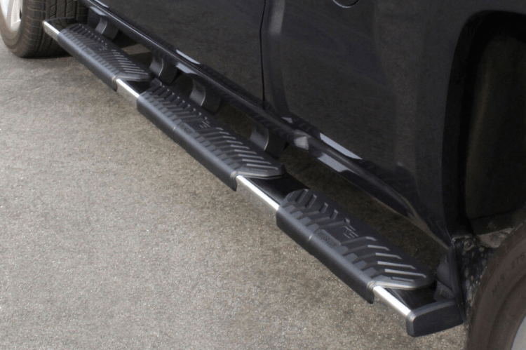 Westin 28-534575 GMC Sierra 2500HD/3500HD 2007-2019 R5 M-Series Wheel to Wheel Nerf Bars Crew Cab - Black