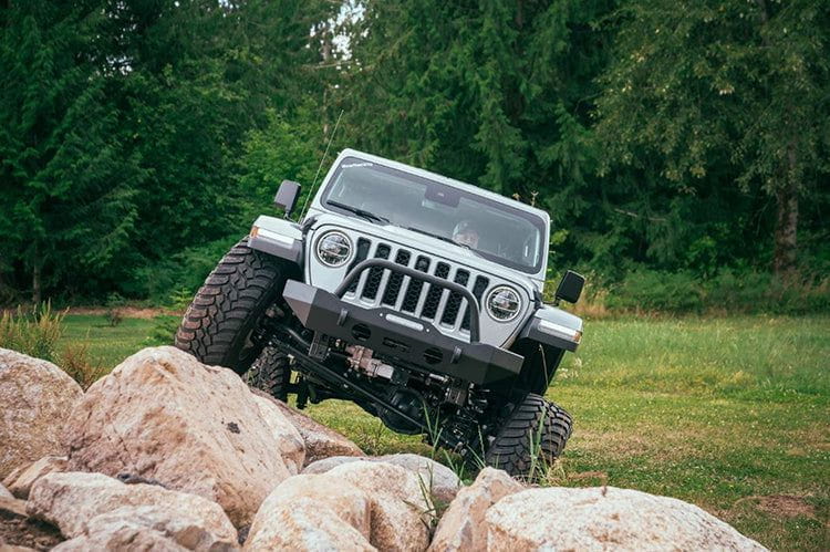 Body Armor JL-19532 Jeep Gladiator JT 2007-2024 Front Bumper Winch Ready Mid Stubby