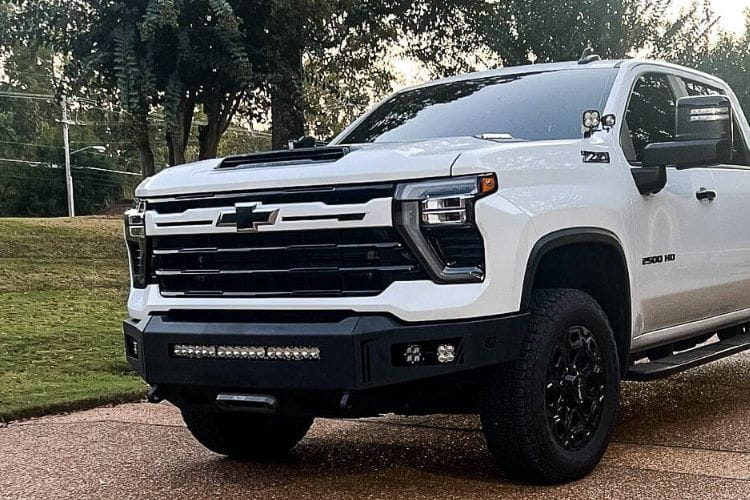 Chassis Unlimited Octane Front Bumper CUB940732 equips a 2024+ Chevy Silverado 2500/3500 with textured black steel