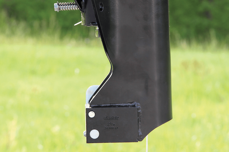 Eaz Lift Gooseneck Adapter 48501 – 15-inch gooseneck adapter for fifth wheel trailers, designed for secure towing with a heavy-duty gooseneck hitch adapter.
