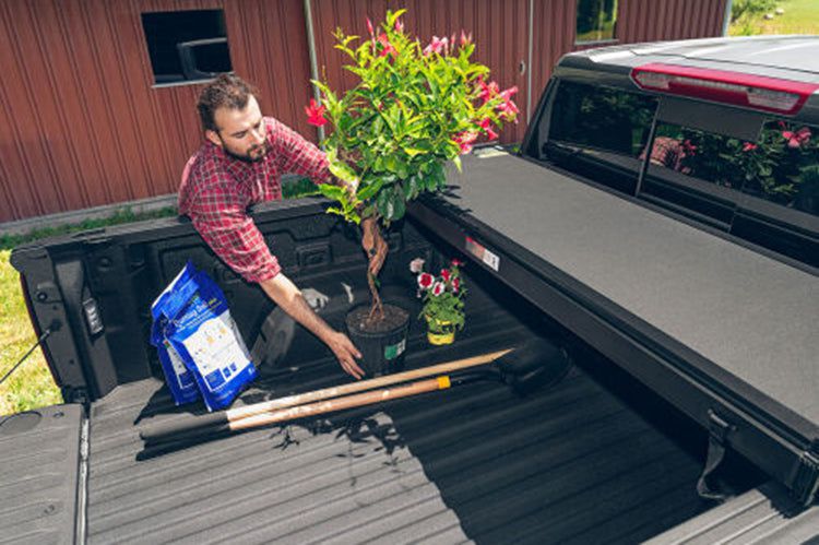 Extang Solid Fold ALX 2020-2023 GMC Sierra 2500/3500 8' Tonneau Cover w/out Factory Side Storage 88658