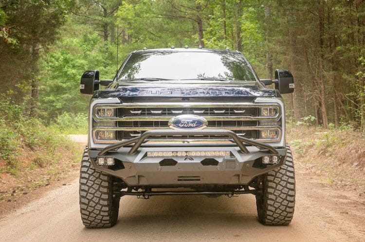 Off-road front bumper with pre-runner guard by Fab Fours for Ford F250/F350 Superduty 2023-2025 – Model FS23-X5952-1