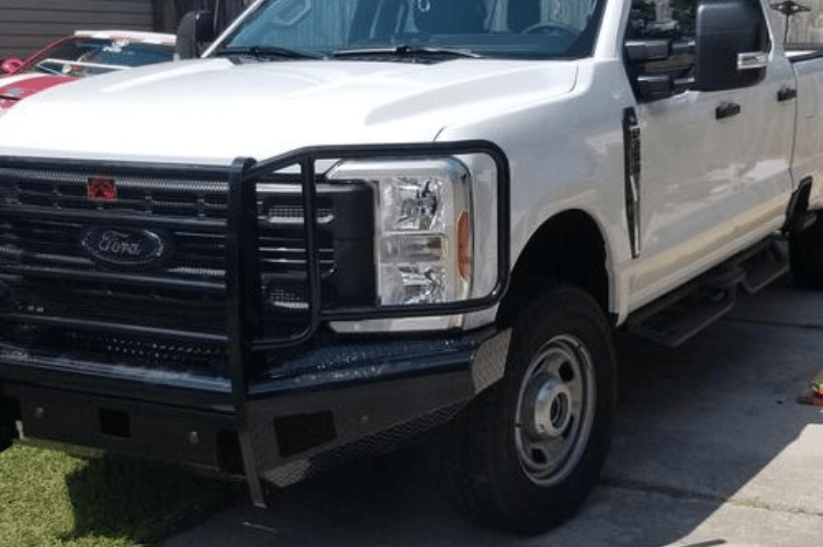 Fab Fours FS23-S5960-1 Ford F250/F350 Superduty 2023-2025 Black Steel Front Bumper with Full Guard