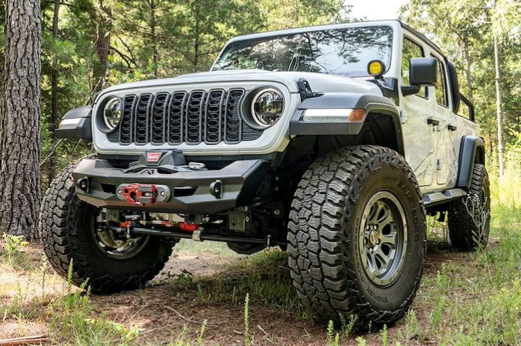 Fab Fours Ghost Stubby Front Winch Bumper JL24-B5151-1 delivers heavy-duty durability and bold styling for 2018-2025 Jeep Wrangler JL. Buy now at BumperOnly.