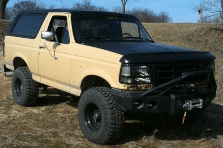 Iron Bull Front Bumper #1 for 1992–1996 Ford Bronco, showcasing a rugged and durable Ford Bronco front bumper replacement designed for strength and off-road protection