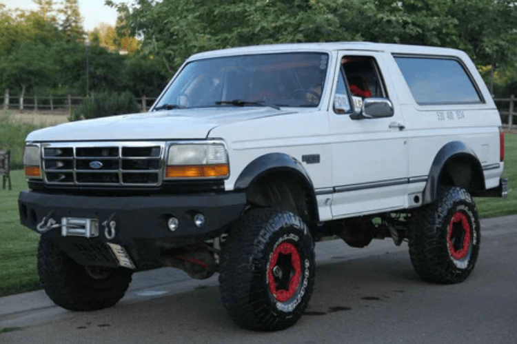Iron Bull Front Bumper #1 for 1992–1996 Ford Bronco, showcasing a rugged and durable Ford Bronco front bumper replacement designed for strength and off-road protection