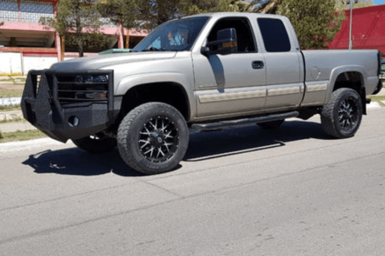 Iron Bull heavy duty front bumper for 2000-2002 Chevy Silverado 2500/3500, rugged steel design for maximum protection and upgrade