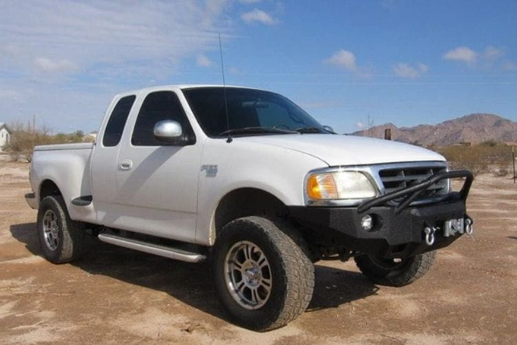 This offroad front bumper #20 from Iron Bull gives your 1997-2003 Ford F150 maximum structural defense on wild backcountry