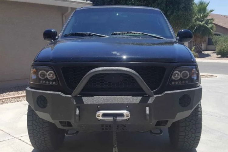 This offroad front bumper #20 from Iron Bull gives your 1997-2003 Ford F150 maximum structural defense on wild backcountry
