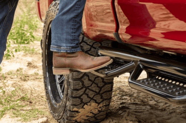 Ranch Hand Legend RSF171S8B6S side steps for Ford F250/F350 Super Duty (2017–2026), offering rugged protection, heavy-duty construction, and convenient access.