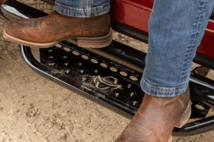 Ranch Hand Legend RSF171S8B6S side steps for Ford F250/F350 Super Duty (2017–2026), offering rugged protection, heavy-duty construction, and convenient access.