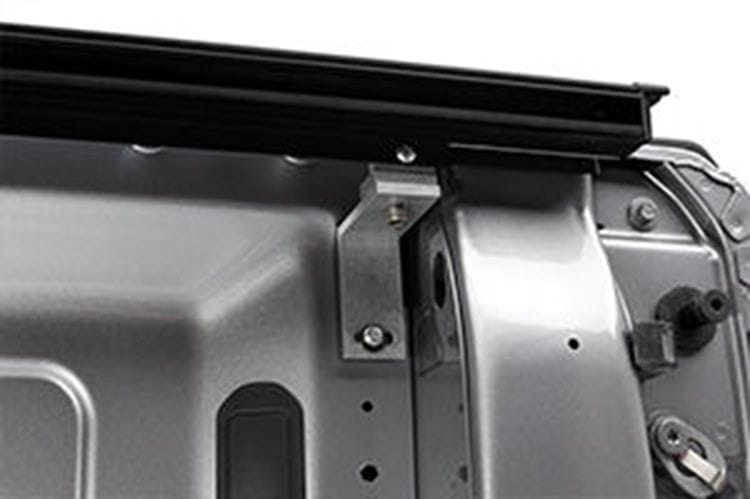 Roll-N-Lock M-Series Retractable 2020-2022 Chevy Silverado 2500/3500 8' 2" Tonneau Cover LG225M