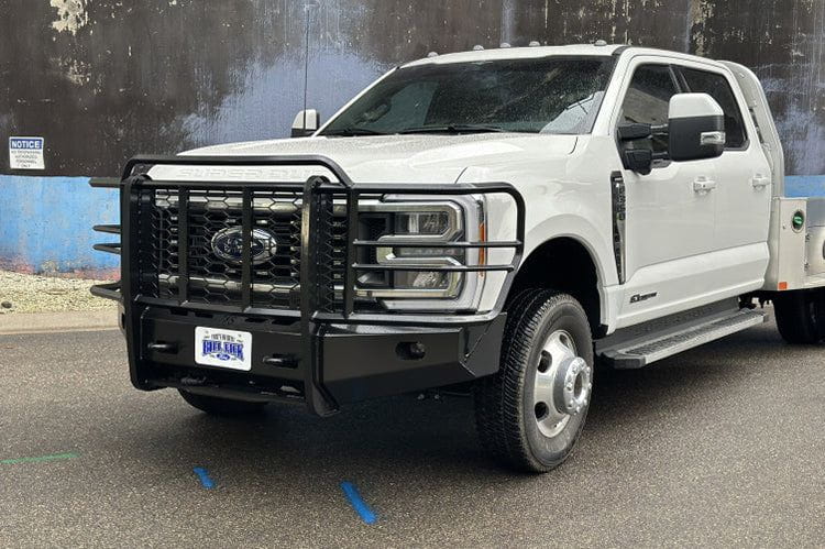 The Thunder Struck FSD23-200CA Tread Elite is a heavy-duty Thunderstruck front bumper designed for the 2023+ Ford F450 and F550 Super Duty