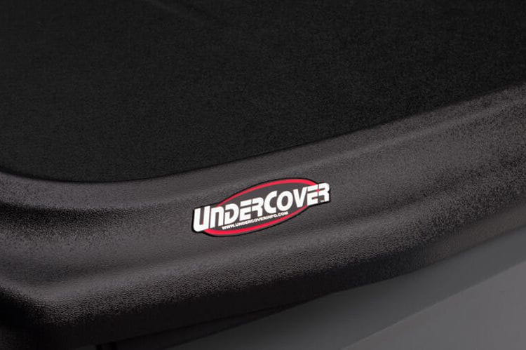 UnderCover SE 2003-2018 Dodge Ram 2500 6' 4" Tonneau Cover UC3026