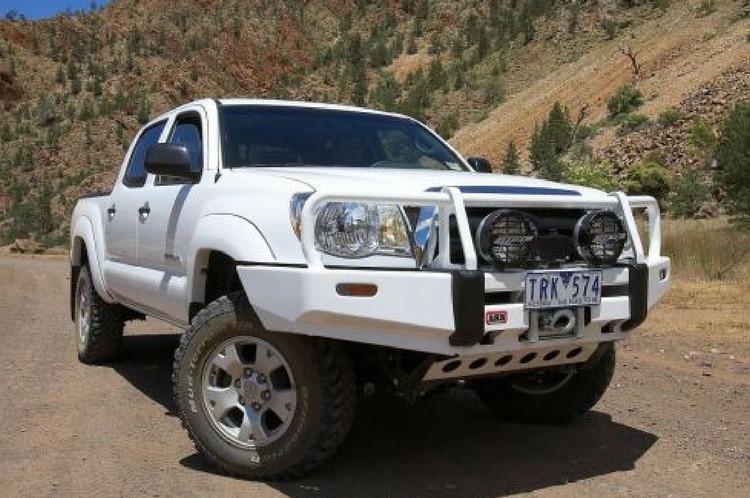 Winch-ready ARB 3423030B deluxe front bumper for 2005–2011 Toyota Tacoma with grille guard
