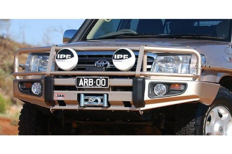 ARB 3413190 Toyota Land Cruiser 2003-2007 Deluxe Front Bumper 100 Series Winch Ready with Grille Guard, Black Powder Coat Finish