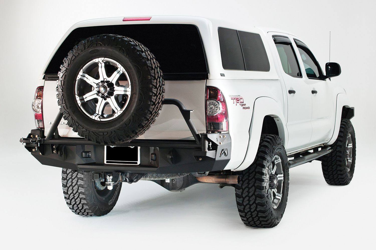 Toyota Tacoma Fab Fours bumper TT05-Y1351-1, rear steel bumper without sensors