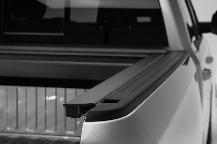 Roll-N-Lock E-Series 2017-2022 Ford F250/F350 Super Duty 6'8" Tonneau Cover RC151E