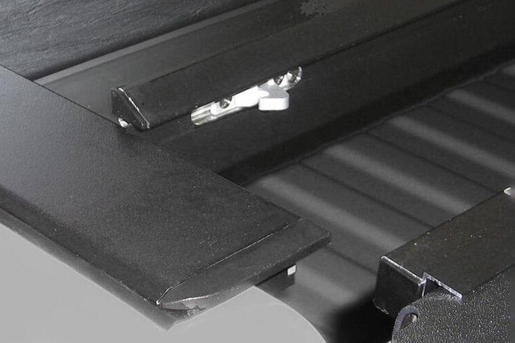 Roll-N-Lock M-Series 2017-2022 Ford F250/F350 Super Duty 8' Tonneau Cover LG152M