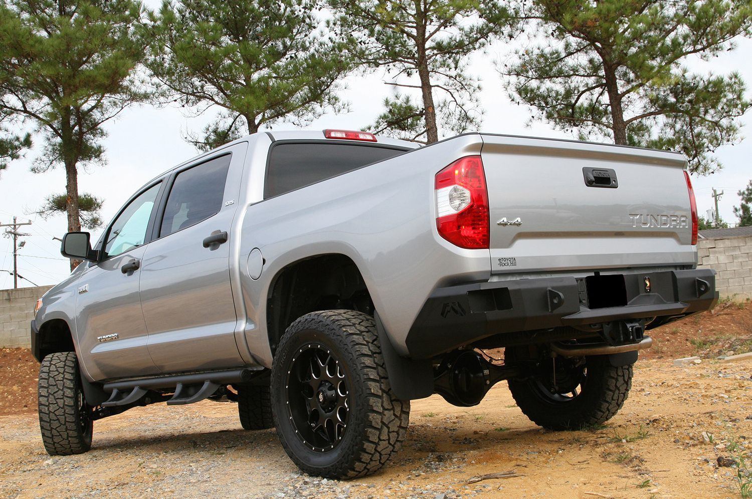Fab Fours TT14-W2850-1 Premium Rear Bumper Toyota Tundra 2014-2021