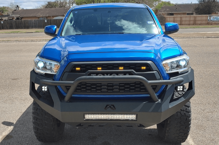 Fab Fours TT16-D3652-1 Toyota Tacoma 2016-2023 Vengeance Front Bumper with Pre-Runner Guard