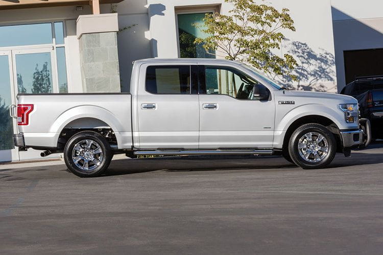 Westin 99-16 Ford F-250/350/450/550 Crew Cab (6.75ft Bed) R5 M-Series Wheel-to-Wheel Nerf Bars - Blk