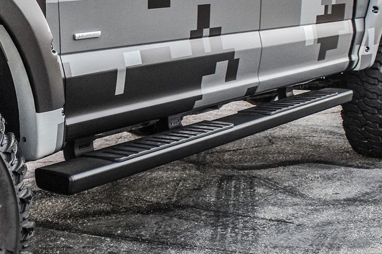 Westin 28-71095 2017-2025 Ford F250/F350 Super Duty R7 Nerf Step Bars