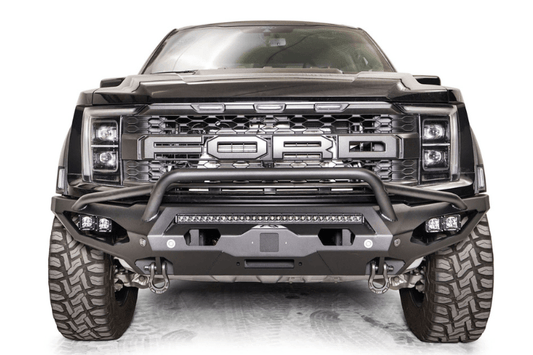 Ford Raptor 2021–2023 equipped with Fab Fours Matrix FR21-X5352-1 front bumper pre-runner guard