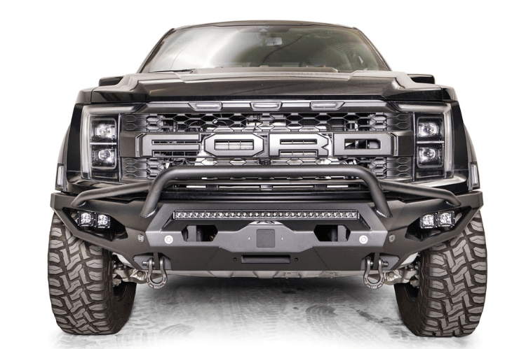 Ford Raptor 2021–2023 equipped with Fab Fours Matrix FR21-X5352-1 front bumper pre-runner guard