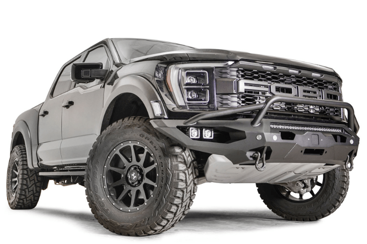 Ford Raptor 2021–2023 equipped with Fab Fours Matrix FR21-X5352-1 front bumper pre-runner guard